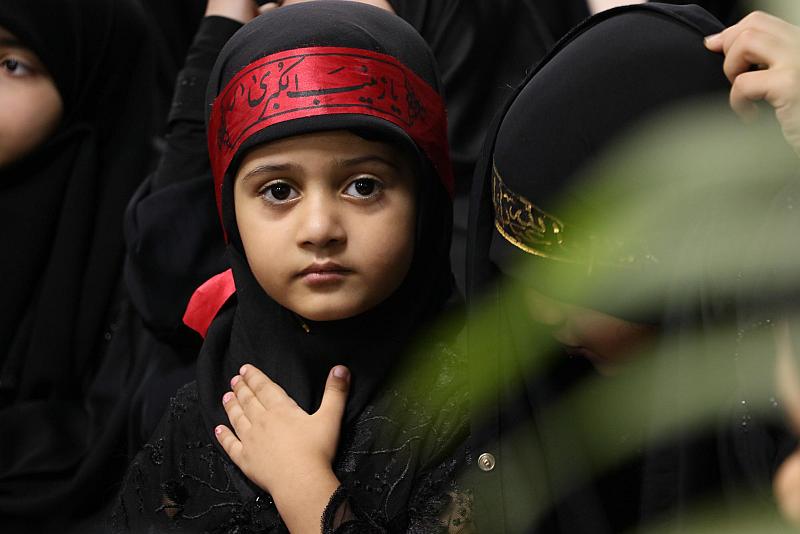 بالصور.. للأطفال حضور في مجالس عزاء شعبة الخطابة الحسينية النسوية