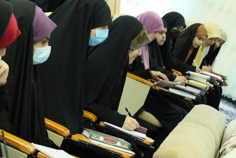 إطلاق النسخة الرابعة من دورات براعم الخطابة الحسينيّة النسويّة