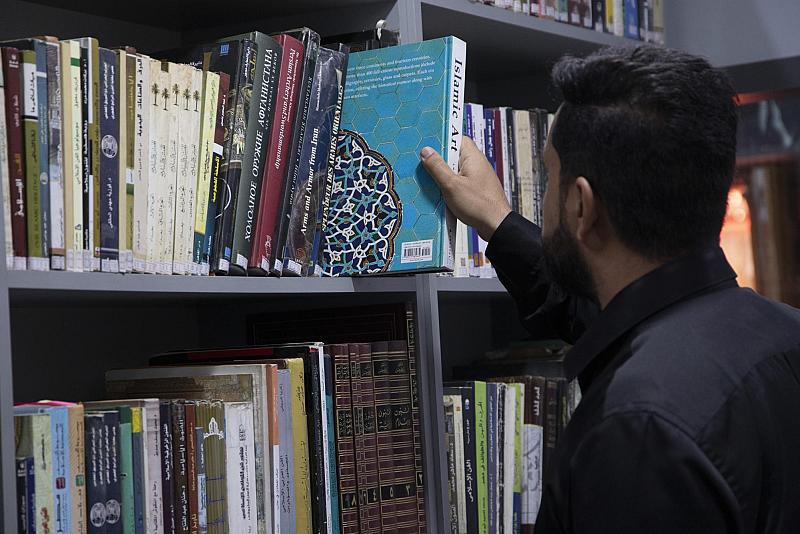 متحف الكفيل: تضم مكتبتنا التخصصية أكثر من 60 مصدراً متحفيًّا أجنبيًّا