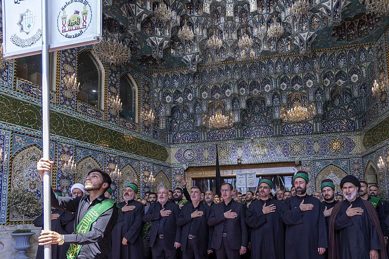 عبر موكب عزائي موحّد.. خَدَمَة العتبتين المقدستين يحيون ذكرى شهادة الإمام الجواد (عليه السلام)
