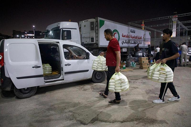 العتبة العباسية تقدّم أكثر من 15 ألف وجبة طعام يومياً للنازحين اللبنانيّين في سوريا