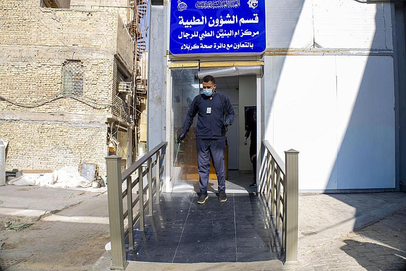 قسم الشؤون الخدمية ينفّذ حملة تعفيرٍ في مركز أم البنين (عليها السلام) الطبي استعدادًا لزيارة الأربعين