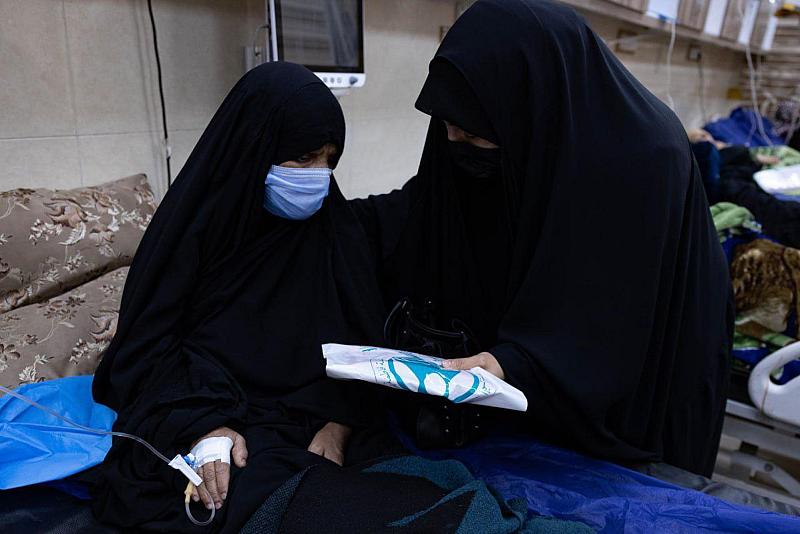 وفد العتبة العباسية النسوي يزور الراقدات في مدينة الإمام الحسين (عليه السلام) الطبية