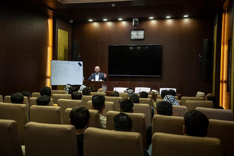 قسم العلاقات العامة ينظم برنامجًا لوفدٍ من مكتبة الحكيم في ميسان