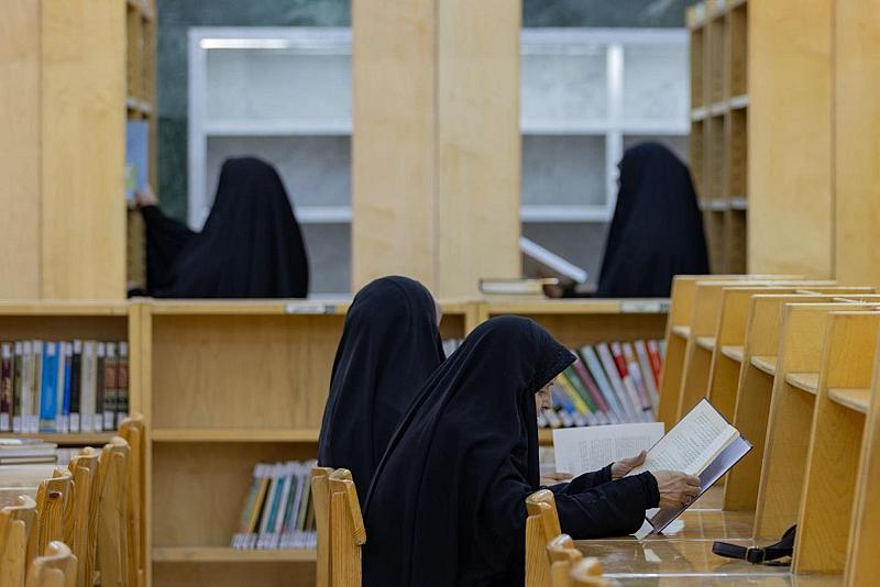 مكتبة أم البنين (عليها السلام): نعد مركزًا حيويًا للبحث العلمي والتطور