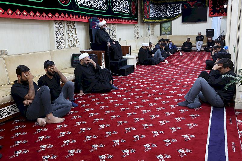 قسم شؤون المعارف يقيم مجلس عزاء لإحياء ذكرى دفن الأجساد الطاهرة في البصرة