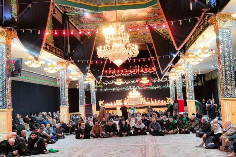 موكبُ عزاءِ كربلاءَ المُوَحَّدِ يُقيمُ أولى النشاطاتِ العَزَائِيَّةِ الكربلائِيَّةِ في مدينةِ مشهدِ المُقَدَّسَةِ 