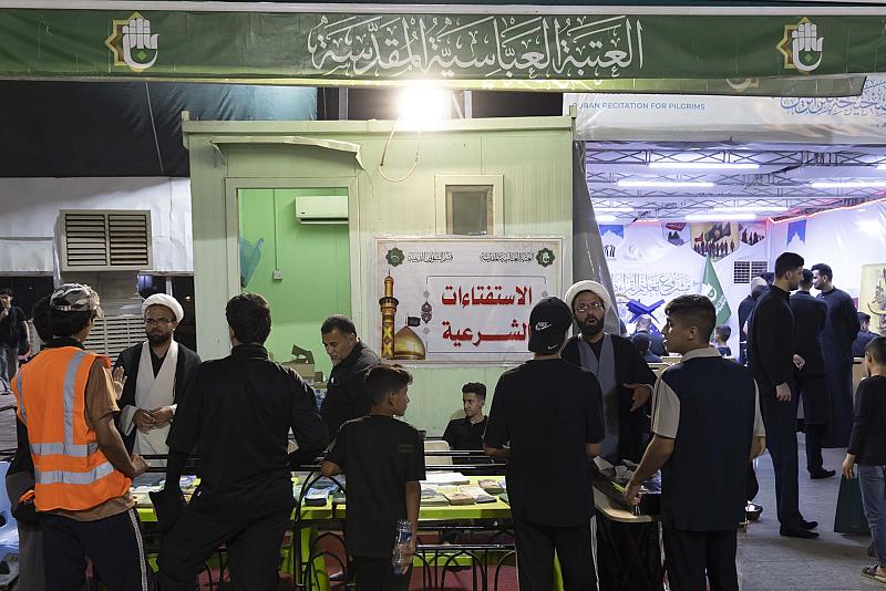 قسم الشؤون الدينية يخصص محطة للإجابة عن الاستفتاءات الشرعية لزائري الأربعين في مجمع أبي الفضل العباس (عليه السلام)