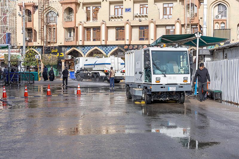 قسم الشؤون الخدمية يستنفر جهوده في تنظيف محيط مرقد أبي الفضل العباس (عليه السلام) وغسله