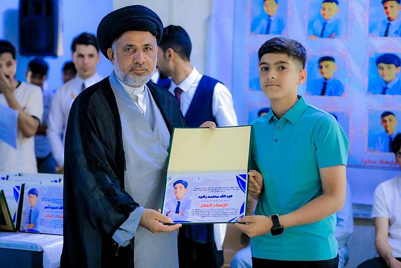 المجمع العلمي يكرّم طلبته المتفوقين بالدراسة الثانوية في قضاء الهندية 