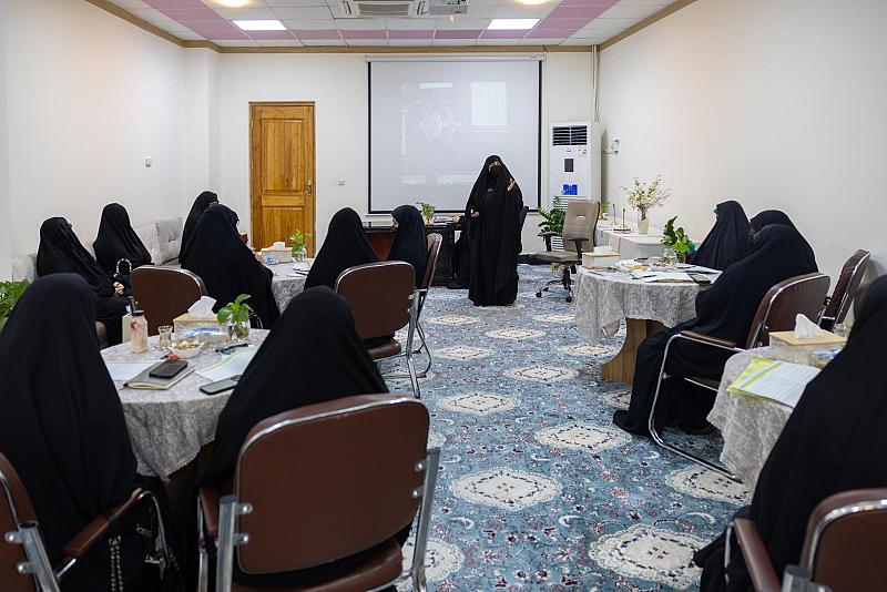 مكتب المتولي الشرعي للشؤون النسوية يناقش استعداداته لإقامة مهرجان روح النبوة الثامن وحفل تخرج الطالبات العاشر