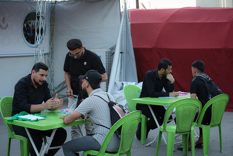 محافل قرآنية ومشاريع تعليمية يتبنّاها المجمع العلمي على طرق سير زائري الأربعين