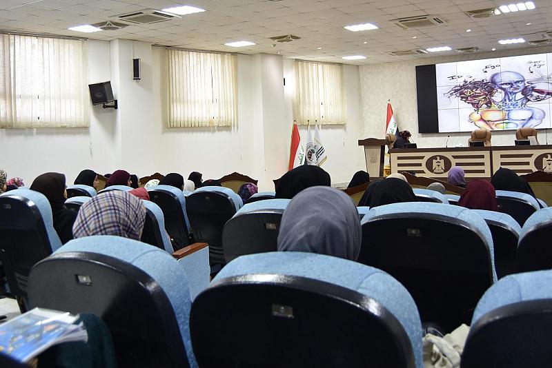مركز الثقافة الأسرية يقدّم محاضرة تثقيفية في جامعة كربلاء