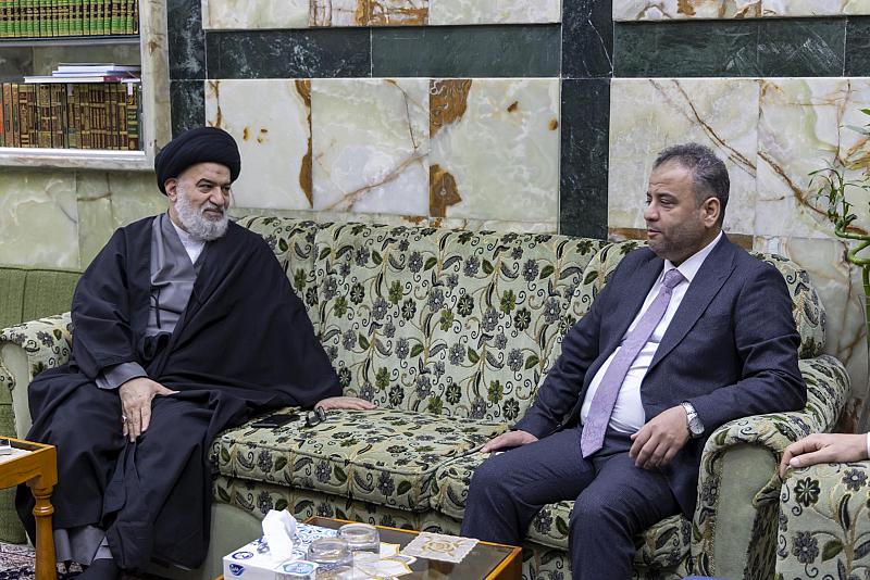 السيد الصافي يوجّه بتلبية بعض احتياجات كلية التربية للعلوم الإنسانية في جامعة ذي قار