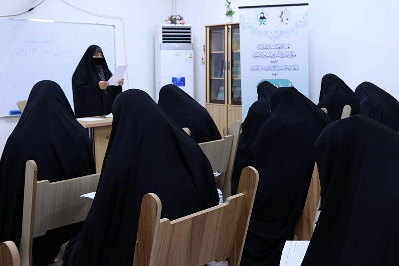 شعبة فاطمة بنت أسد تجري الاختبارات النهائية للمشاركات في دورة هدى للناس