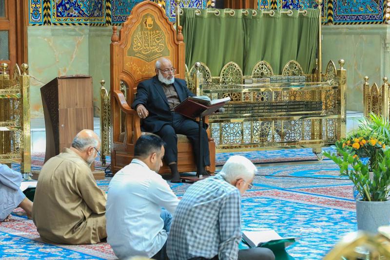 اقامةُ ختمةٍ قرآنيّة تعليميّة في صحن أبي الفضل العبّاس (عليه السلام)