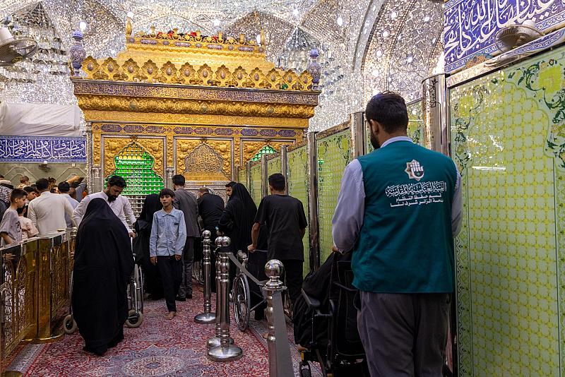 في آخر جمعة من ذي الحجّة.. قسم حفظ النظام يقدّم خدماته الإنسانية لكبار السن من الزائرين