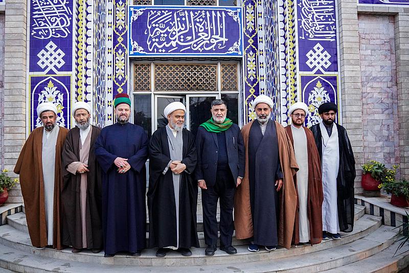 وفد العتبة العباسية يحتفي بذكرى ولادة الزهراء (عليها السلام) في الحوزة الزينبية بباكستان