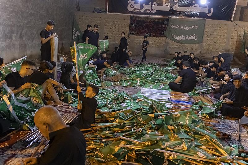 تجهيز أكثر من 60 ألف راية لتوزيعها على المشاركين في عزاء ركضة طويريج الخالدة
