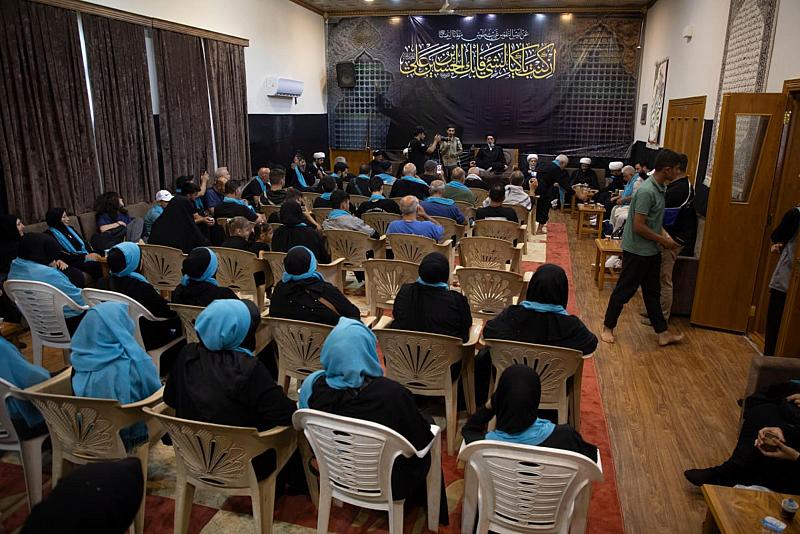 موكب العتبتين المقدستين في النجف الأشرف يستقبل وفدًا تركيًّا من زائري الأربعين