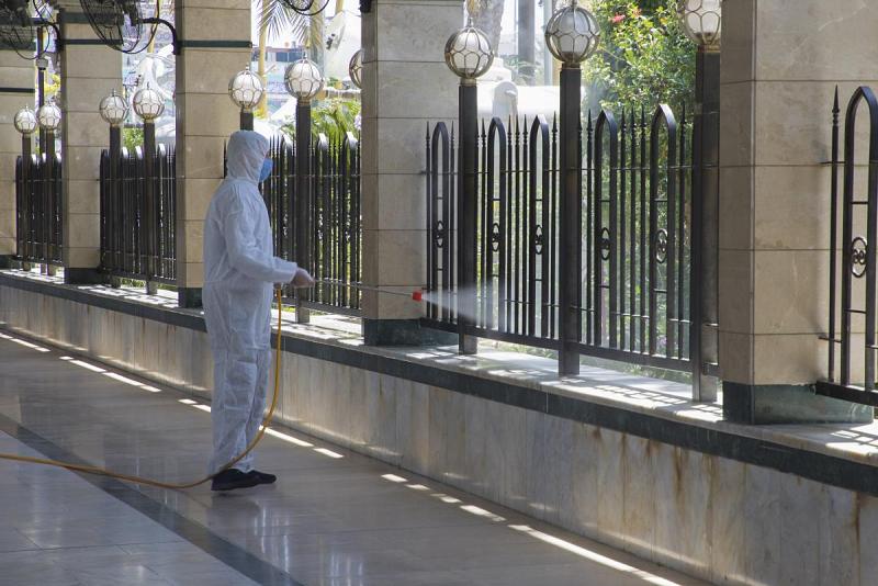 قسمُ ما بين الحرمَيْن الشريفَيْن يُطلق حملة تنظيفٍ وتعقيم