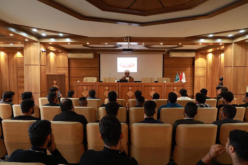 الشؤون الفكرية يقيم محاضرةً حول تقويم الذات وبناء الإنسان لشبابٍ من بغداد