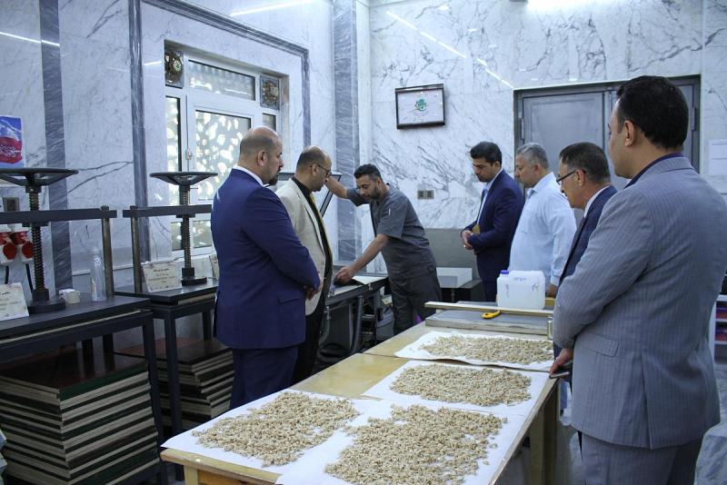 مكتبةُ العتبة العبّاسية المقدّسة تُقيم دورةً لعددٍ من ملاكات مركز ذي قار للدّراسات التاريخيّة والآثاريّة