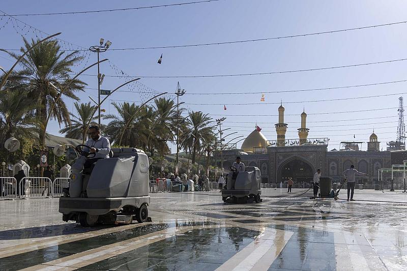 قسم بين الحرمين الشريفين يهيئ الساحة الوسطية لخدمة الزائرين