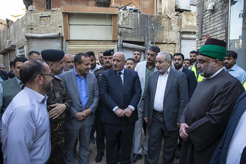 الأمين العام للعتبة العباسية ومحافظ كربلاء يتفقدان مراحل تأهيل سوق العلاوي