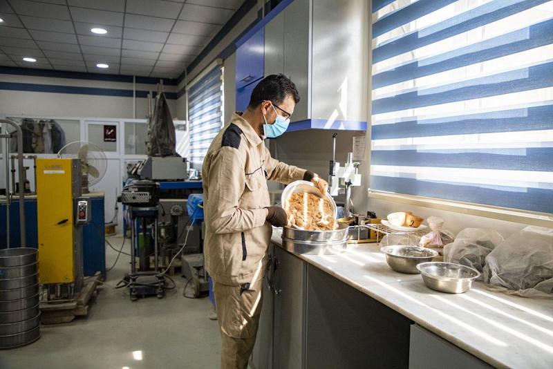 قسم المشاريع الهندسية.. أحدث الأجهزة في العالم تدخل بفحص المواد الانشائية