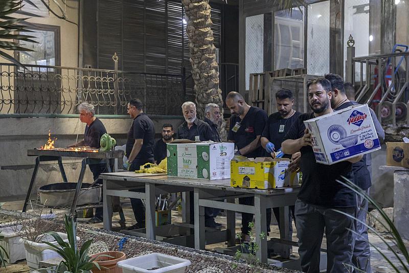  قسم الشبابيك: تقديم أكثر من 50 ألف وجبة طعام لزائري الأربعين