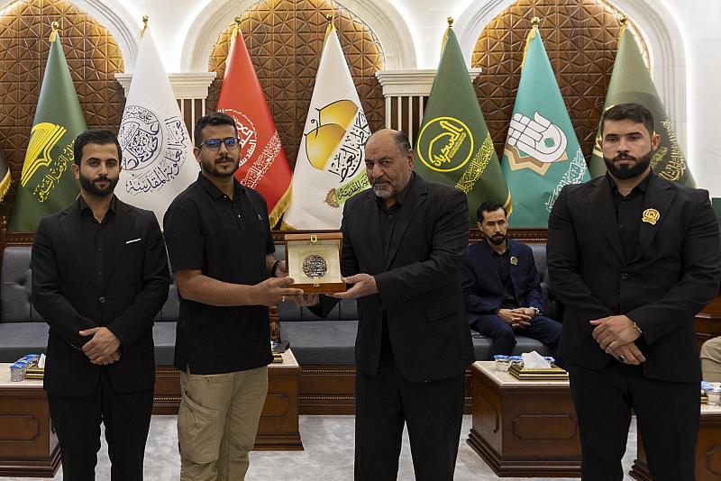 العتبة العسكرية المقدسة تكرّم إعلام العتبة العباسية المقدسة لمشاركته في تغطية ذكرى شهادة الإمام العسكري (عليه السلام)