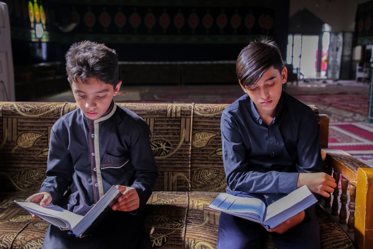 حفظة الكتاب العزيز في قضاء الشامية يواصلون دروسهم على وفق آلية وضعها معهد القرآن الكريم