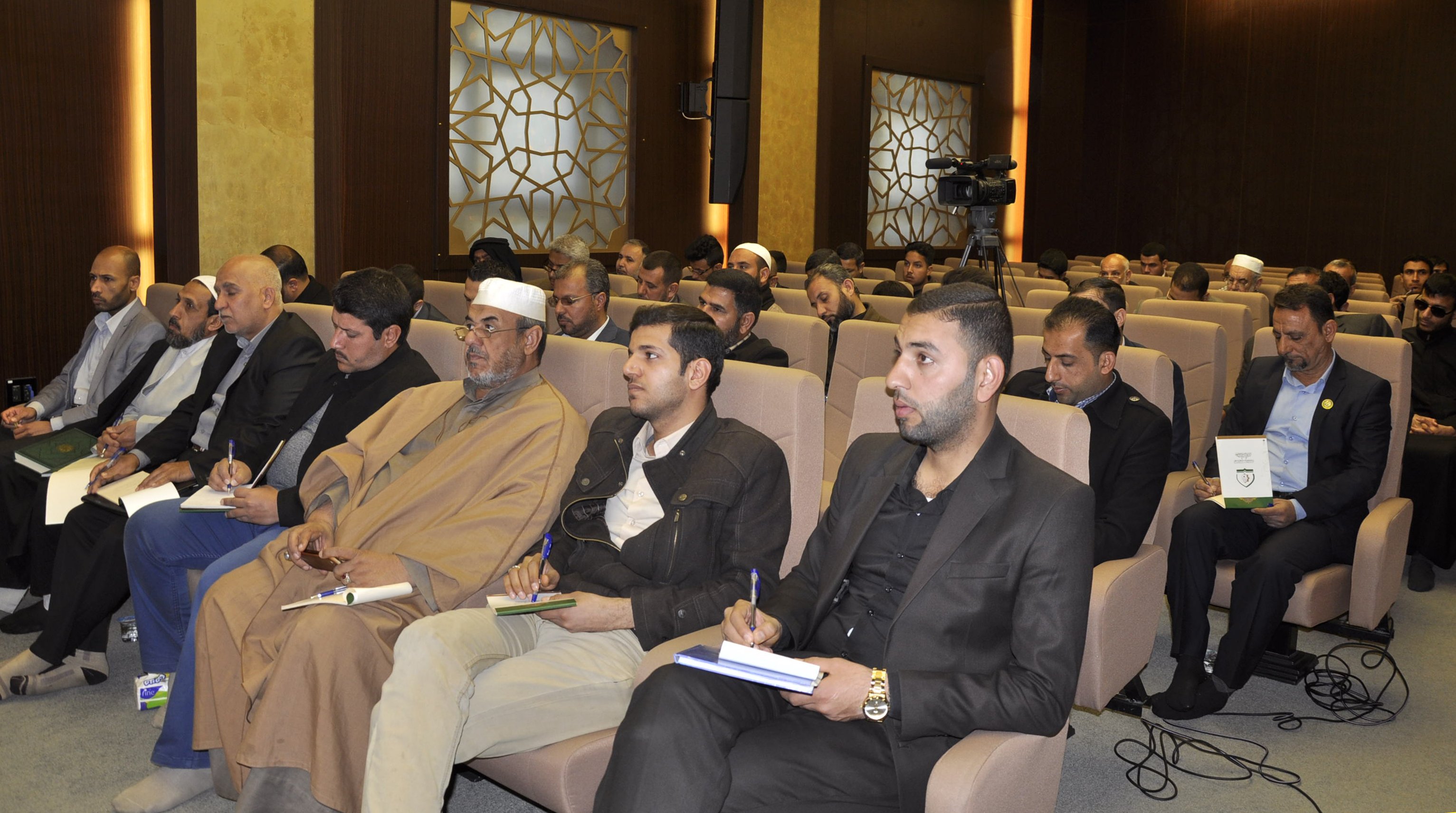معهدُ القرآنِ الكريم يُقيم دوراتٍ تخصصيّة في أساليبِ التَّحفيظ وطرائق التدريس
