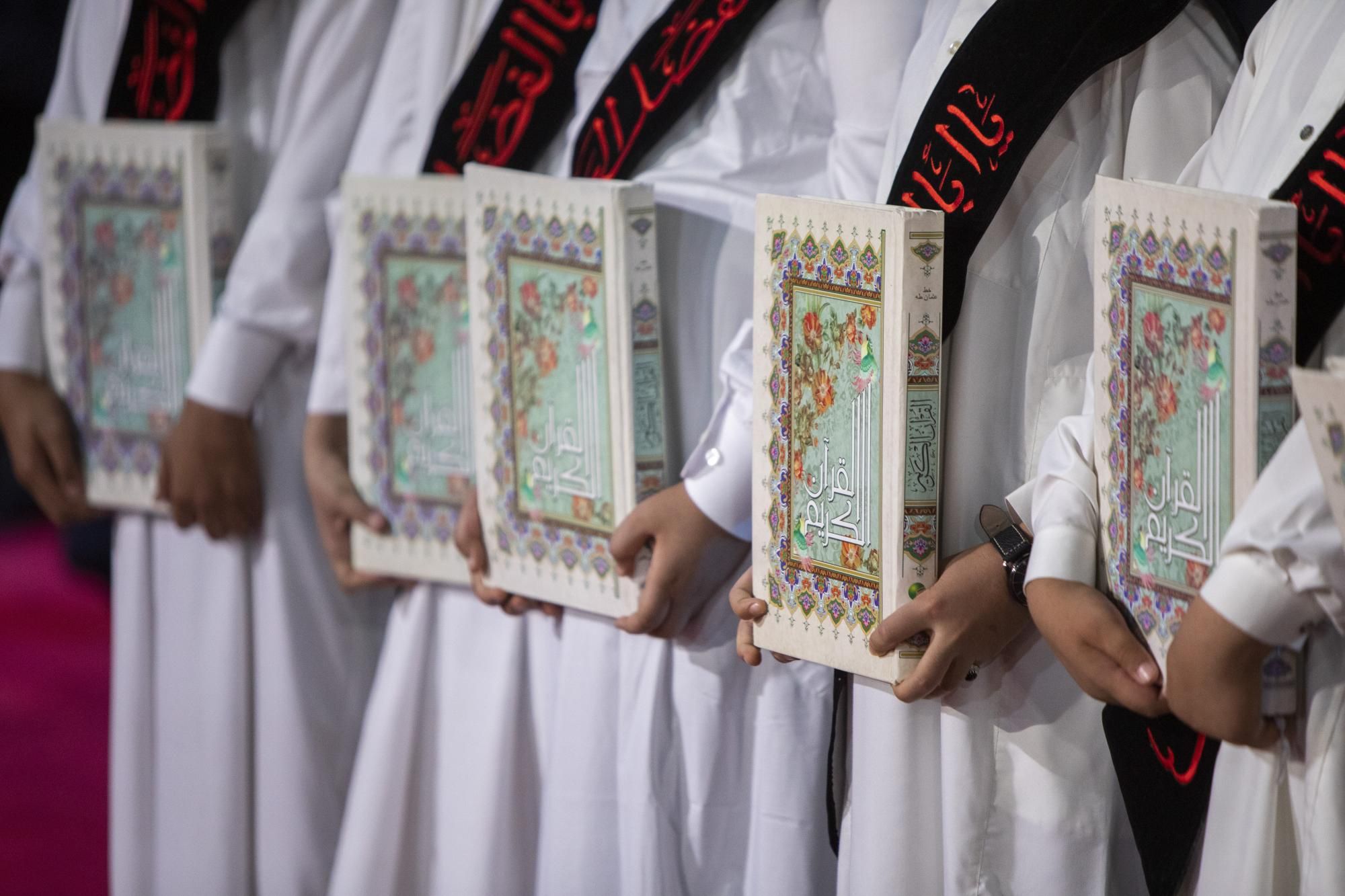 معهد القرآن الكريم يشارك في مراسم استبدال راية العتبتين المقدستين إيذانًا بحلول شهر المحرم