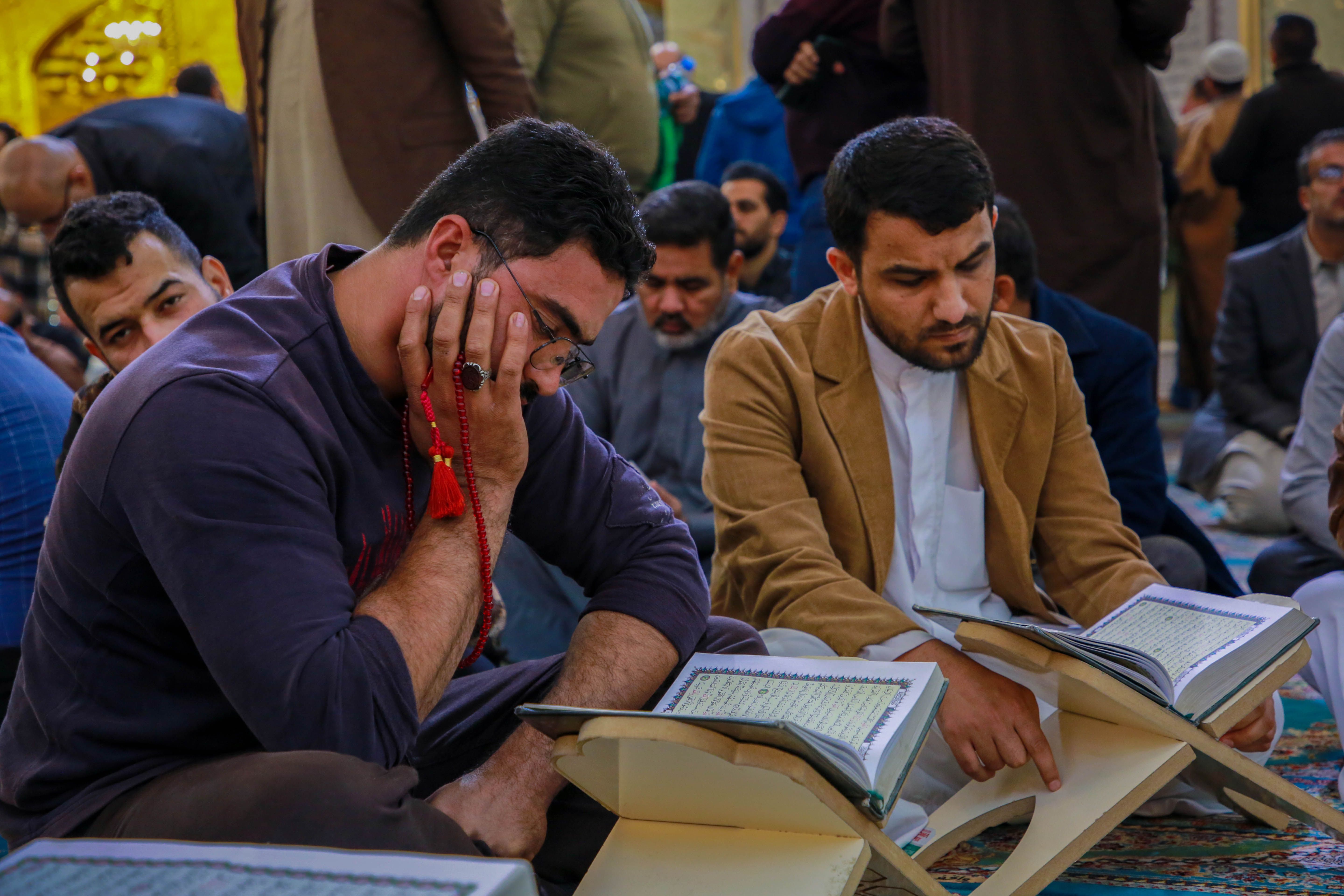 معهد القرآن الكريم والسادة الخدم يقيمان محفلًا تعليميًا في الصحن العباسيّ المطهّر