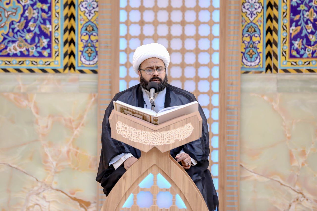 طلبة العلوم الدينية يشاركون في الختمة القرآنية المرتلة وسط الصحن العباسي المُطهّر