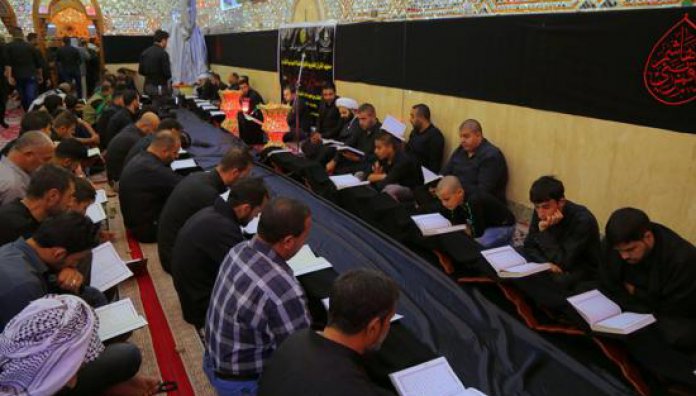 معهد القرآن الكريم يقيم محفلاً قرآنياً عاشورائياً في مقام صاحب الزمان (عجل الله فرجه الشريف)