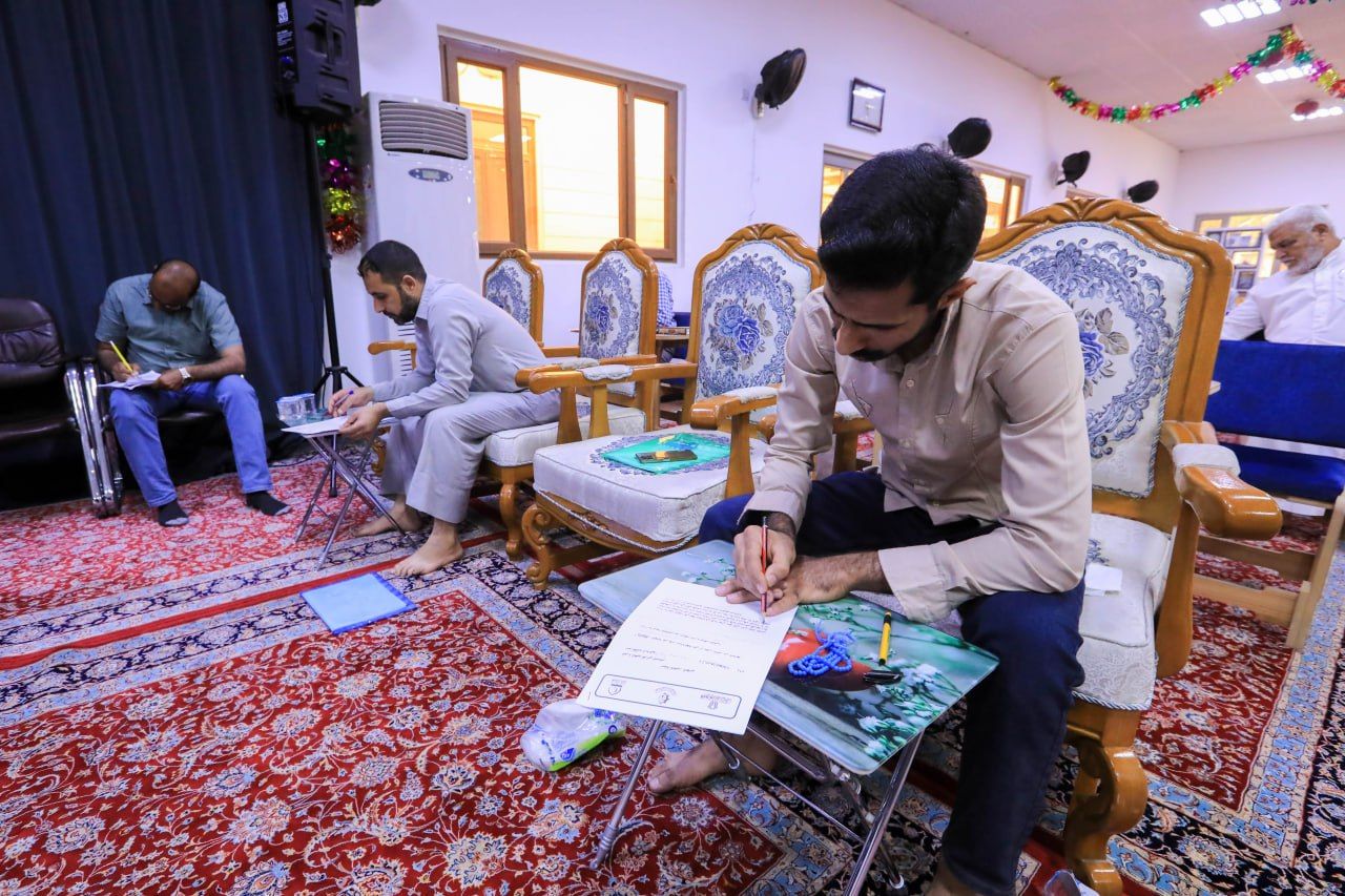 طلبة مشروع التعليم القرآني المستمر يؤدون الاختبارات النظرية الخاصة بمادة الوقف والابتداء