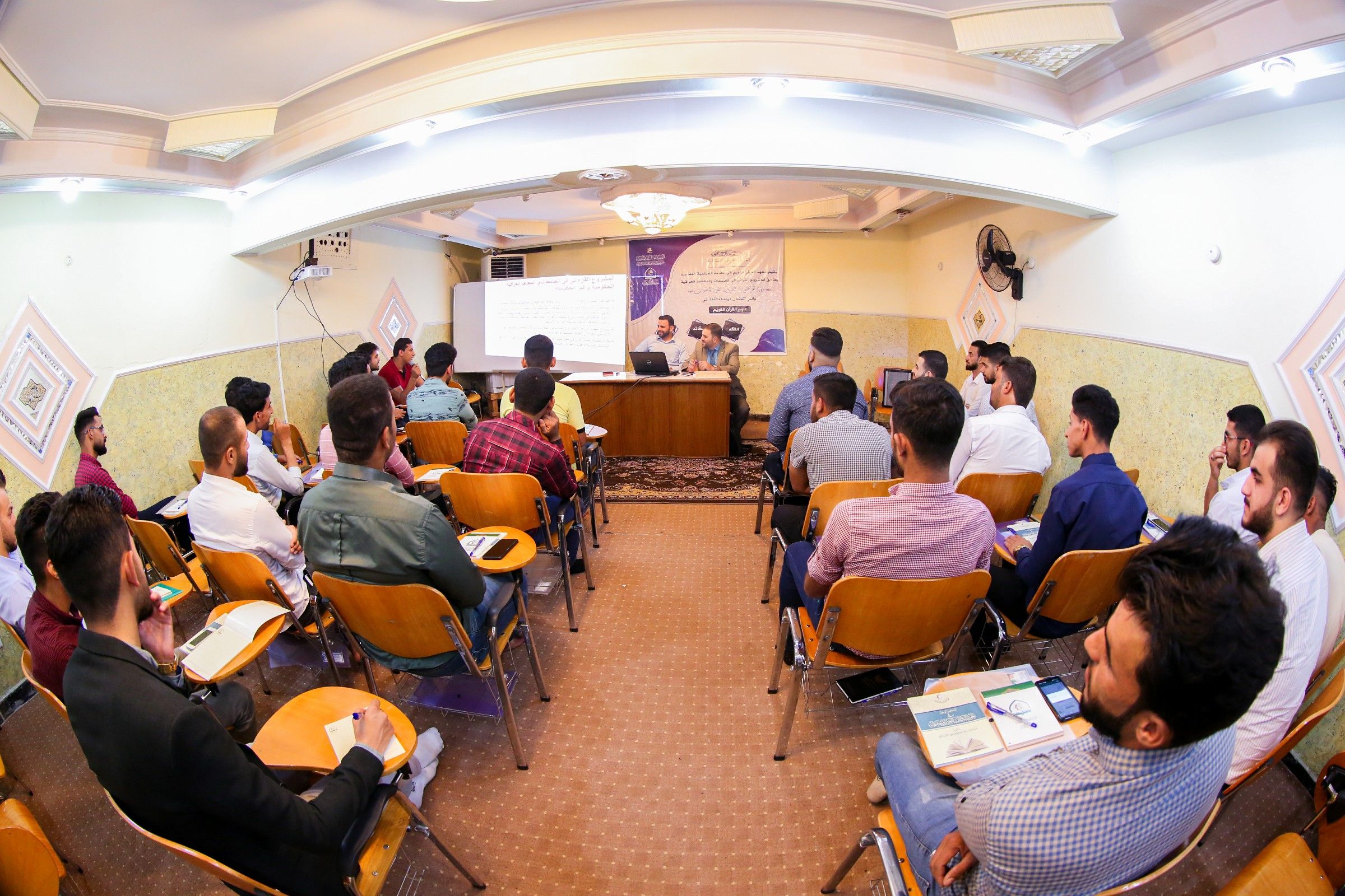 معهد القرآن الكريم يقيم دورة المرتضى (عليه السلام) لطلبة الجامعات العراقية
