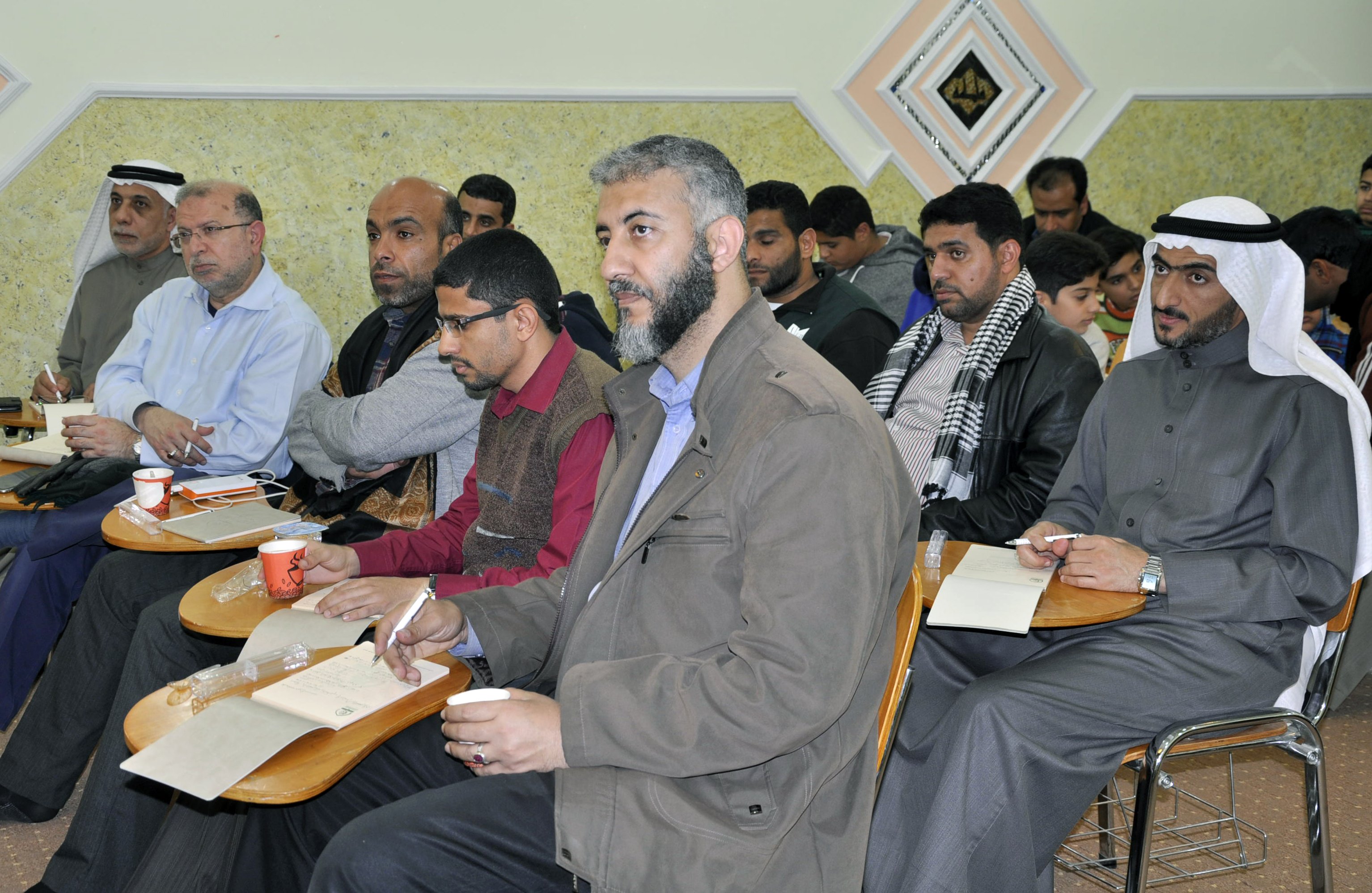 معهد القرآن الكريم يقيم دورة تخصصية في الصوت والنغم لمجموعة من قرّاء وأساتذة جمعية 