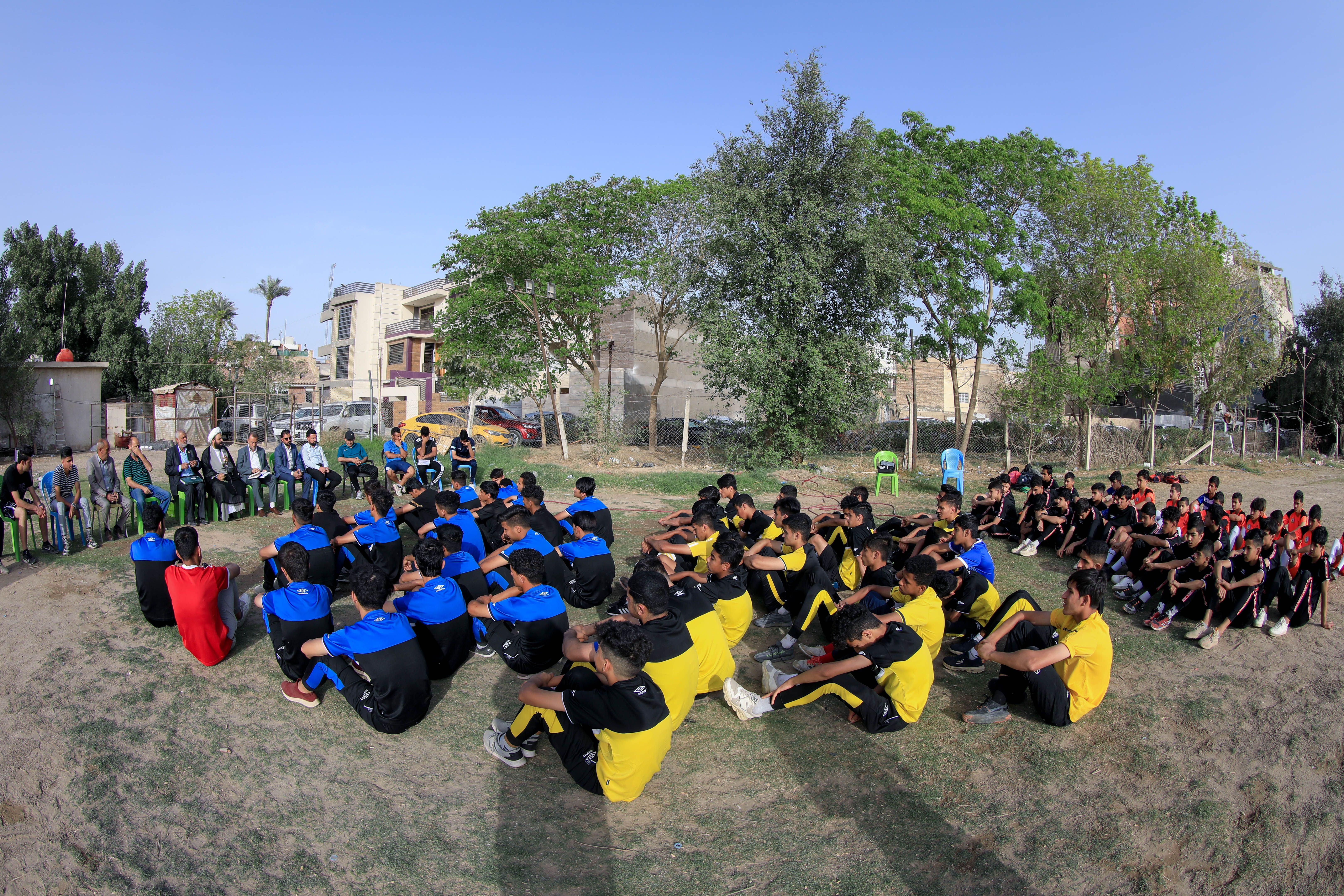 فرع بغداد ونادي العراق الرياضي يقيمان دورات قرآنية تعليمية للشباب