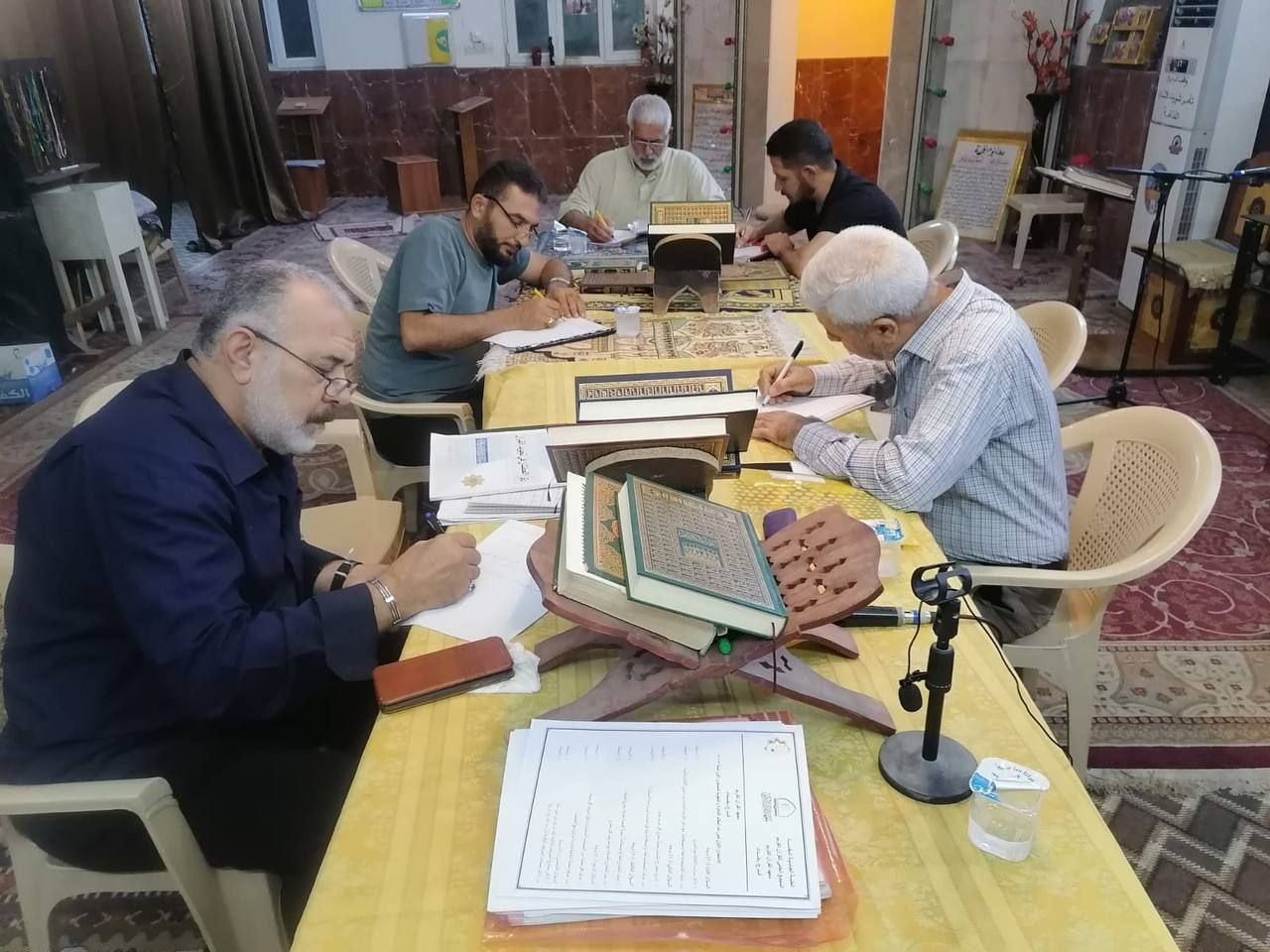 معهد القرآن الكريم يُجري اختباراً مركزياً موحداً لطلبة الدورات القرآنية في بغداد