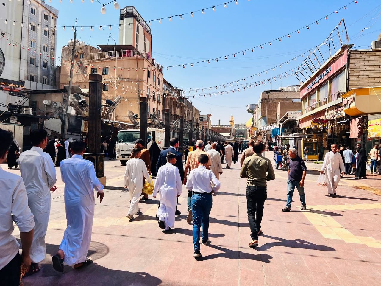 فرع بغداد ينظم زيارة لطلبة الحفظ إلى مرقد الإمام علي -عليه السلام-
