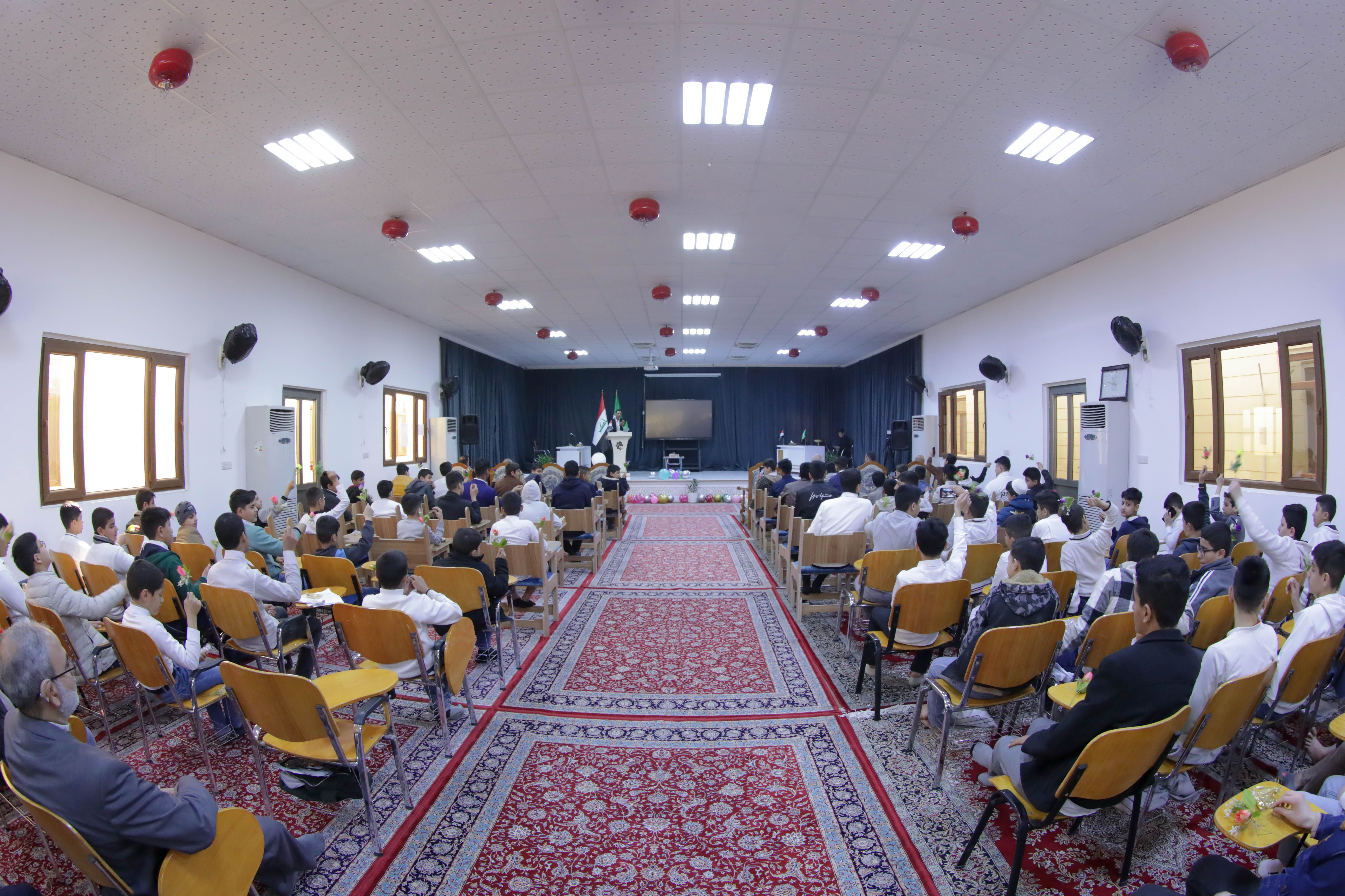 المَجمع العلمي ينظّم مسابقة بعنوان (حامل اللواء) لطلبة مساجد كربلاء