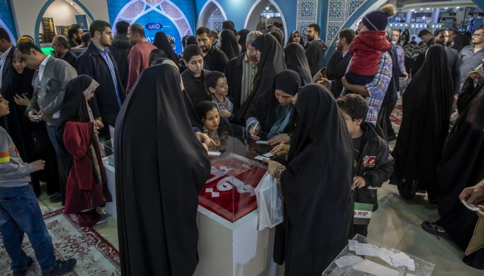 المؤسّسات القرآنية تستعرض فعاليّاتها في جناح العتبة العبّاسيّة في معرض طهران الدولي
