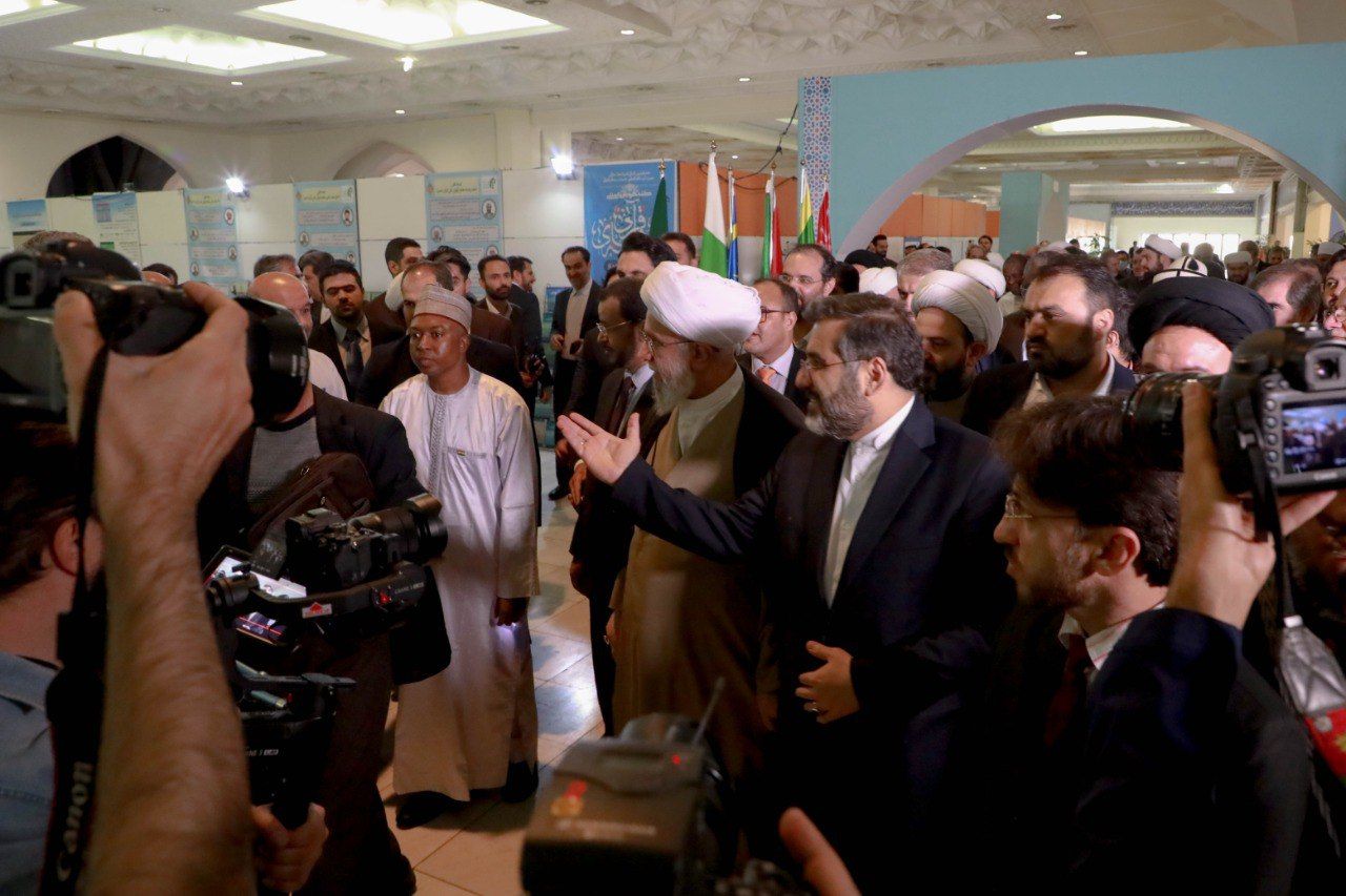 معرض طهران الدولي يزدان بإصدارات معهد القرآن الكريم ومشاريعه