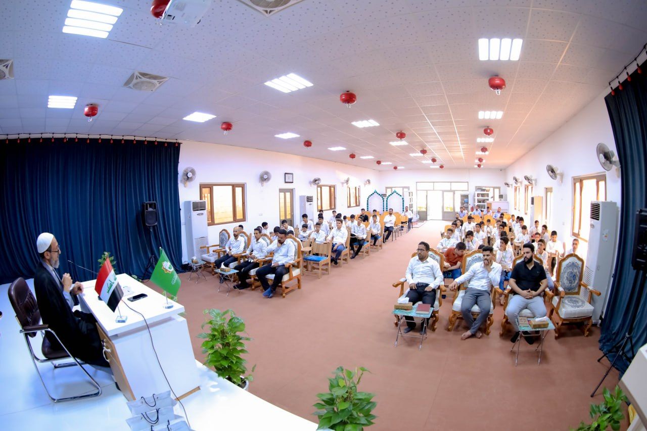 معهد القرآن الكريم يكرّم الطلبة المتميزين في الحفظ