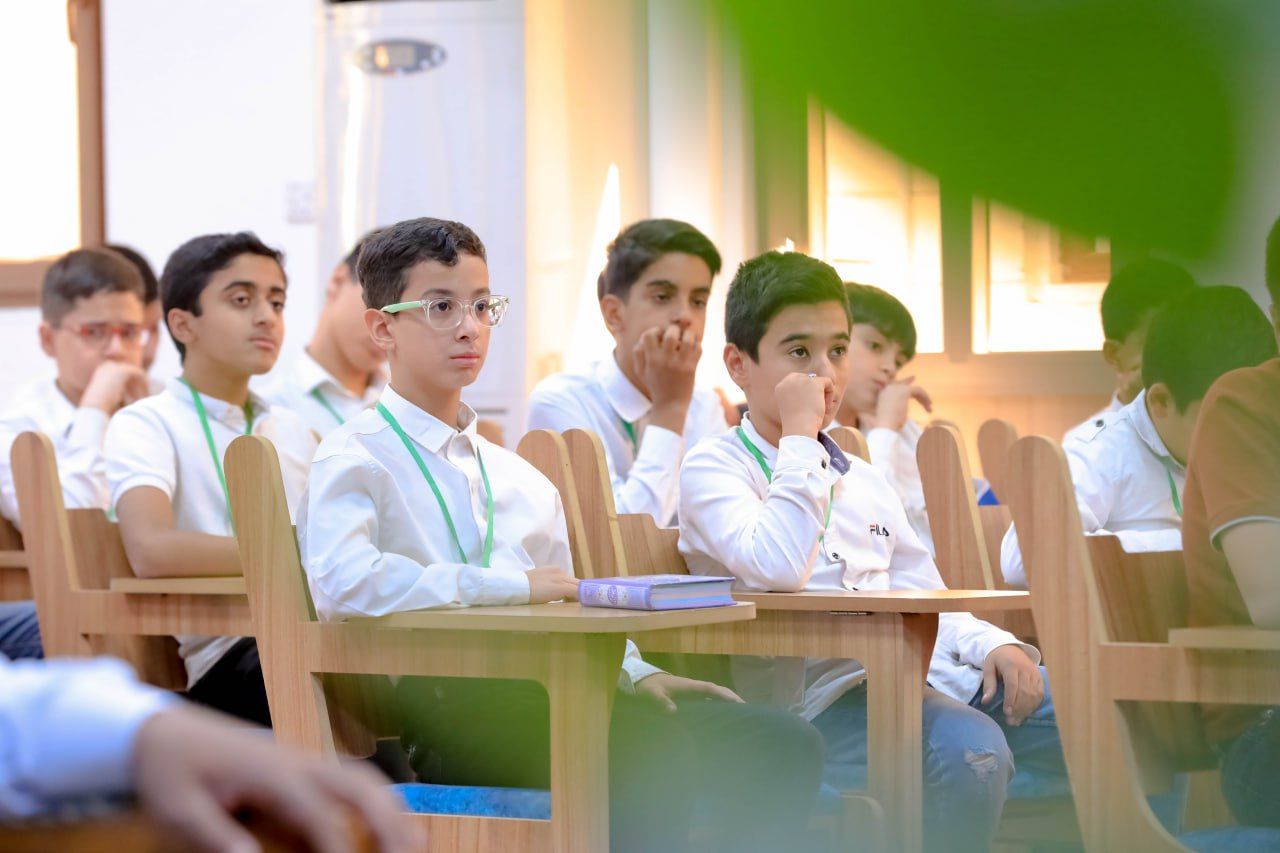 معهد القرآن الكريم يكرّم الطلبة المتميزين في الحفظ