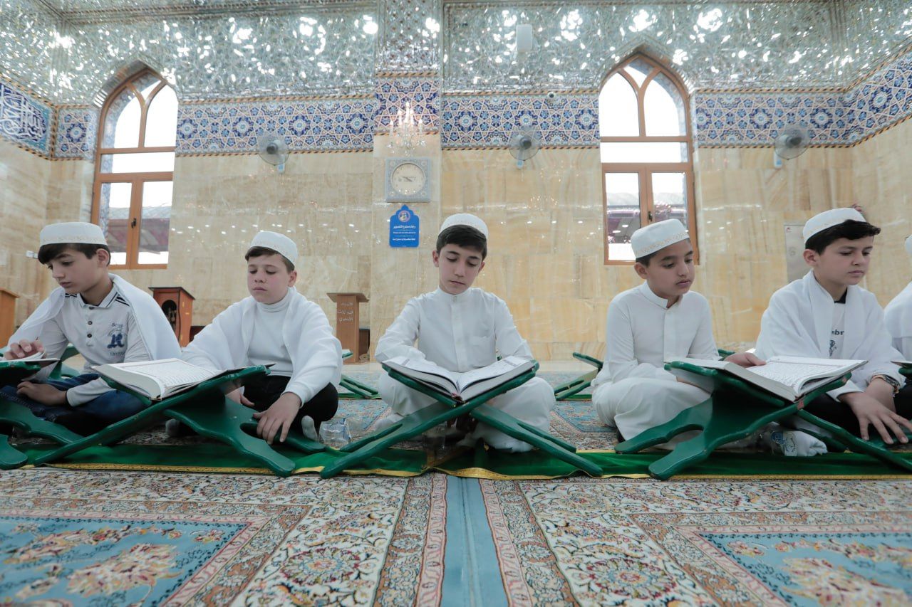 المَجمع العلمي يحتفي بتخرّج طلبة مشروع حامل اللواء القرآني